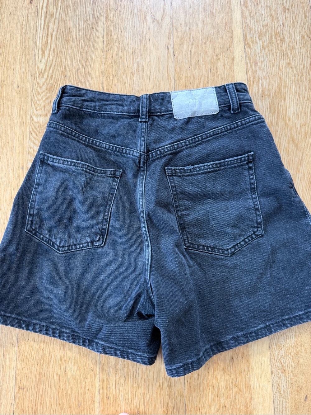 Zara Washed Black High-Rise Denim Shorts - Picture 2 of 3
